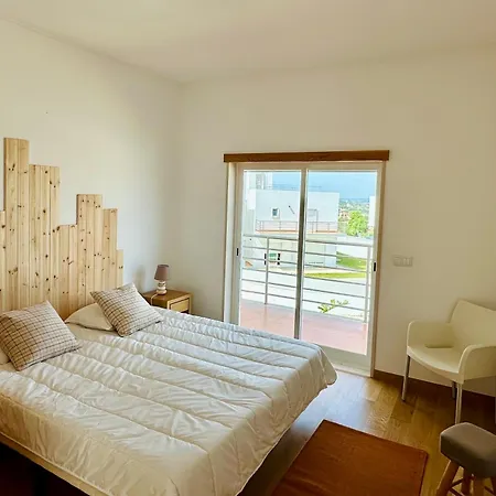 Taliena Αλμπουφέιρα